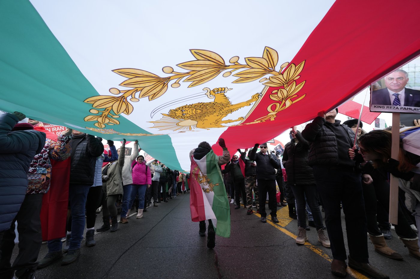 Crown prince urges the world to stand with the people of Iran as 250,000 rally in Munich | iNFOnews.ca
