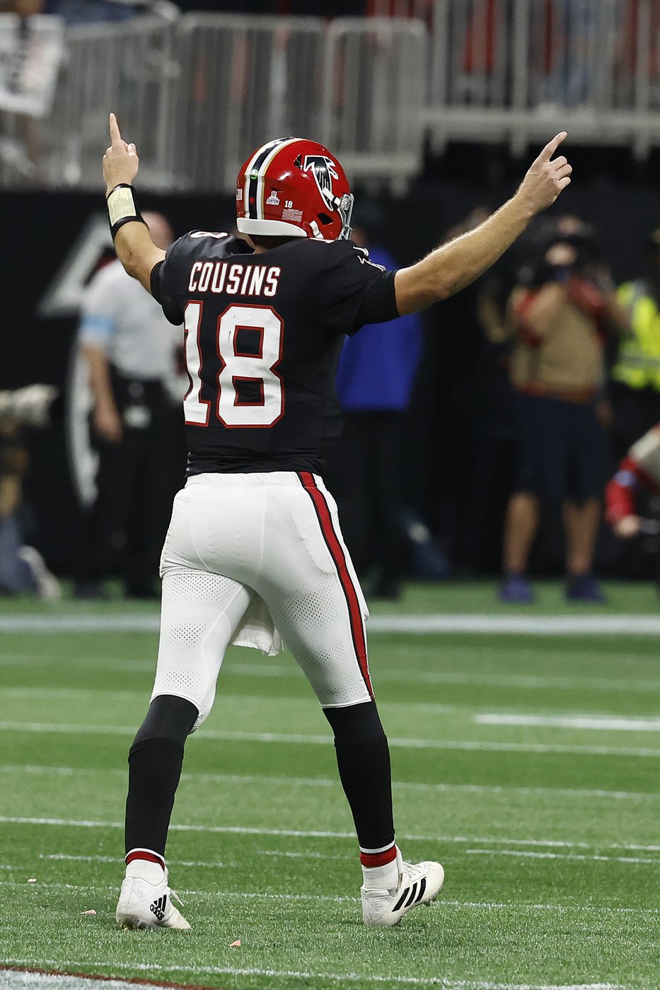 Cousins throws for 509 yards, hits Hodge in OT to give Falcons 36-30 win over Bucs | iNFOnews.ca Cousins throws for 509 yards, hits Hodge in OT to give Falcons 36-30 win over Bucs | iNFOnews.ca
