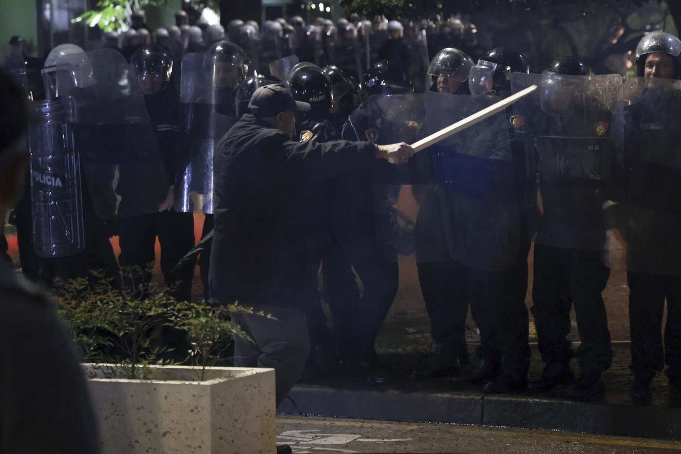 Albania's opposition protests and demands a caretaker Cabinet | iNFOnews.ca Albania's opposition protests and demands a caretaker Cabinet | iNFOnews.ca