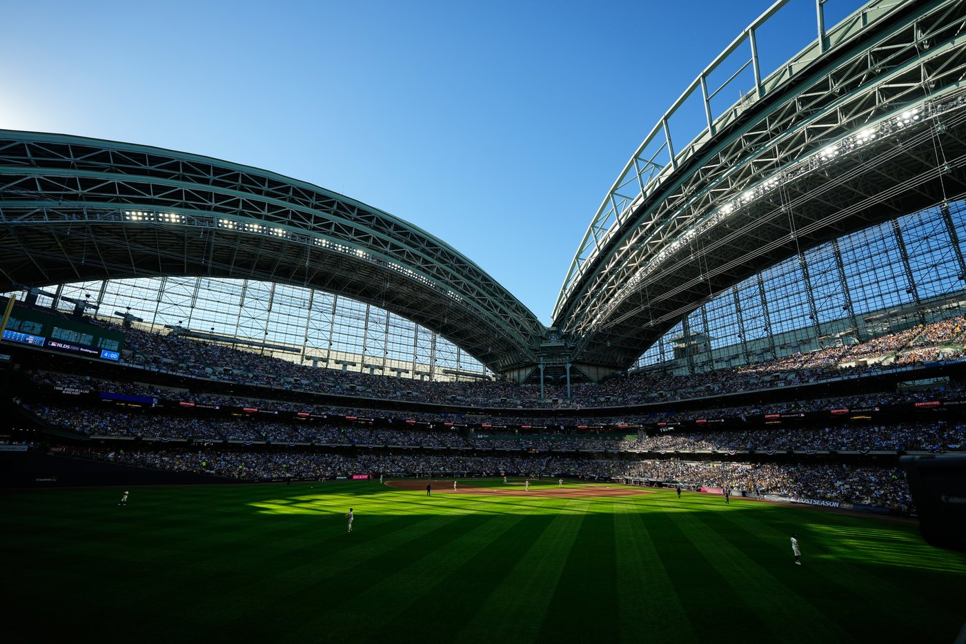 Roof open for Game 2 of Brewers-Padres NLDS matchup, a day after it was struck by Ty France ball | iNFOnews.ca