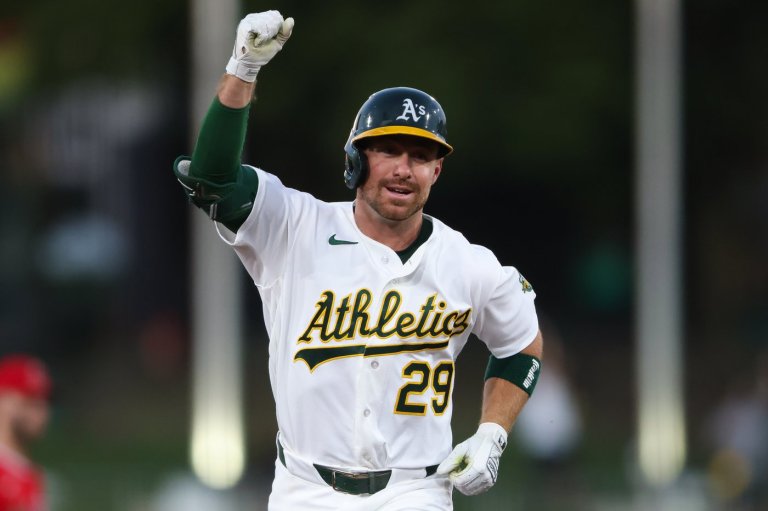 Walton homers and Bolte has 4 hits to lead the Athletics to a 7-3 victory over the Angels | iNFOnews.ca