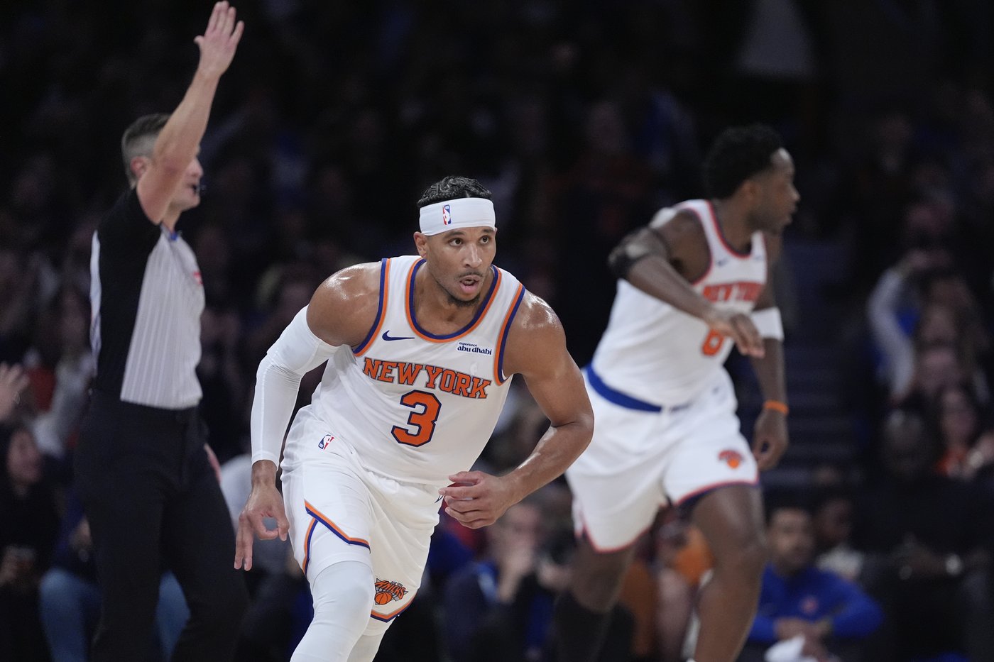 Towns, Brunson help Knicks roll to a 123-98 victory over the Pacers in their home opener | iNFOnews.ca