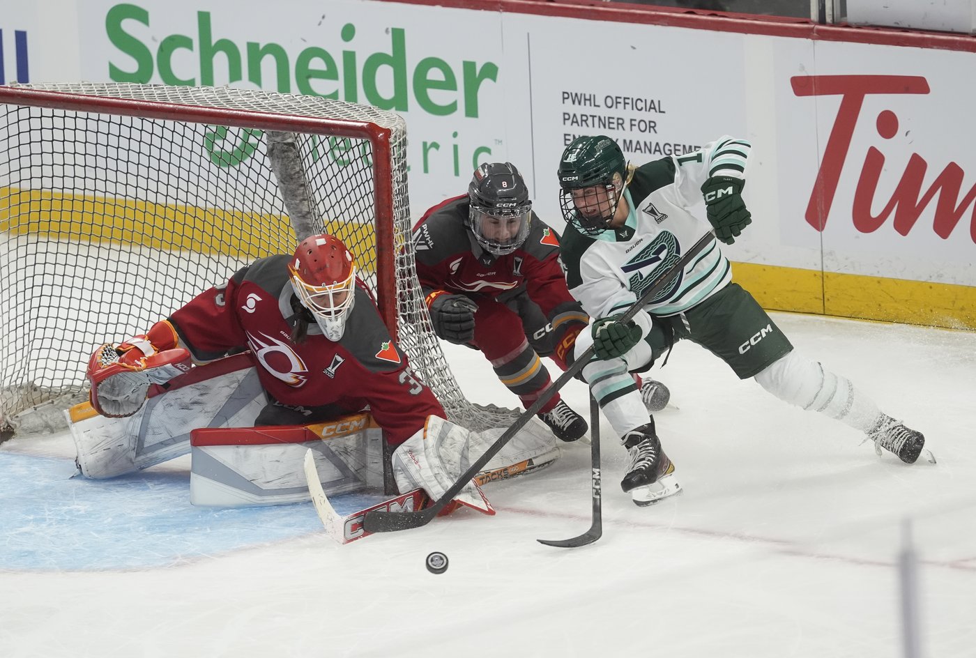 Savolainen nets winner to lift Charge past Fleet 2-1, take 2-1 series lead | iNFOnews.ca