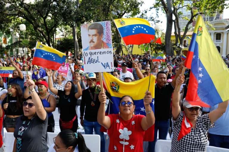 Almost one in three Canadians say U.S. might try to invade Canada: poll | iNFOnews.ca