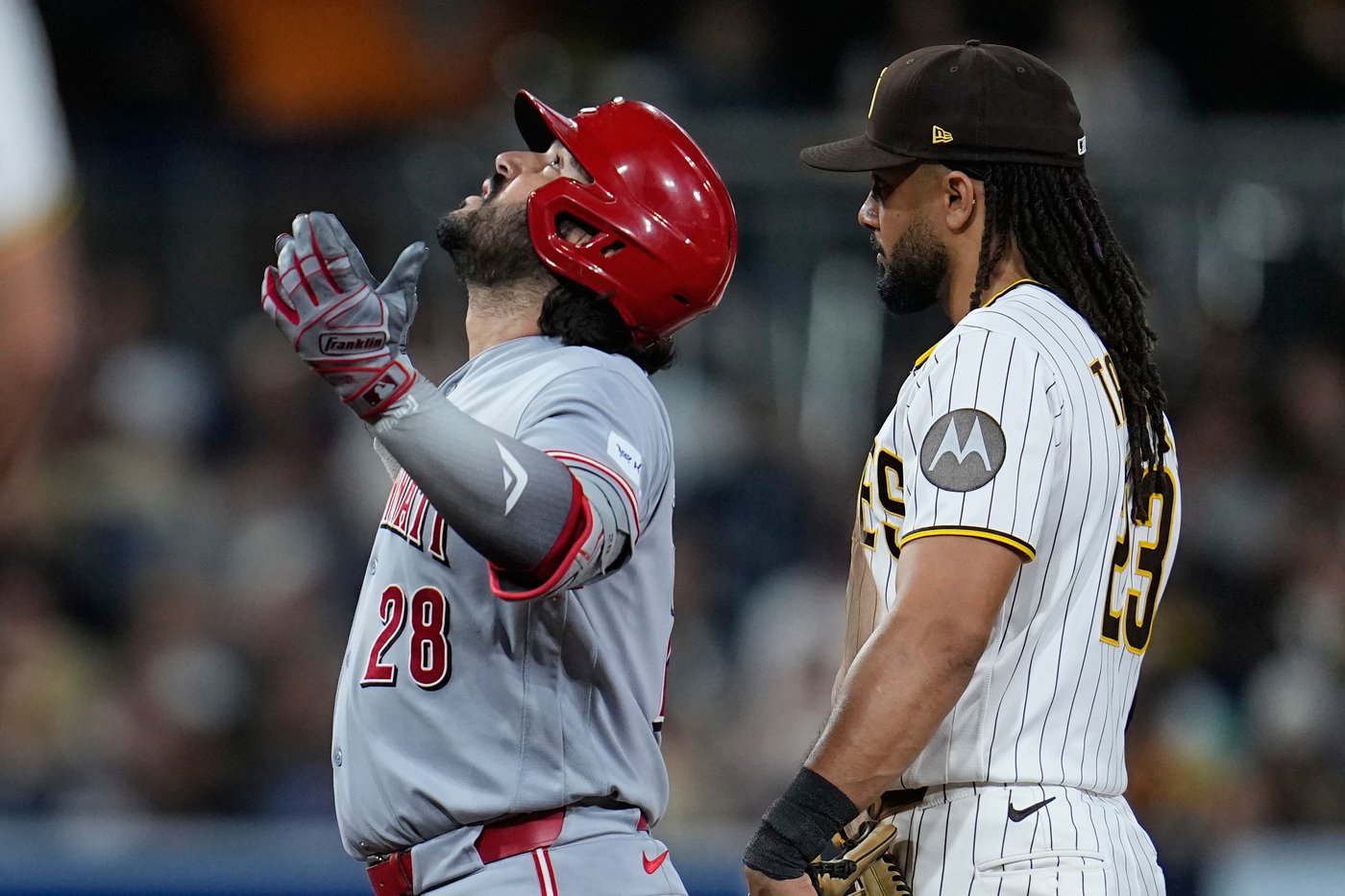 Sal Stewart's 11th-inning homer sends Reds past Padres 5-3, ending Cincy's 5-game skid | iNFOnews.ca
