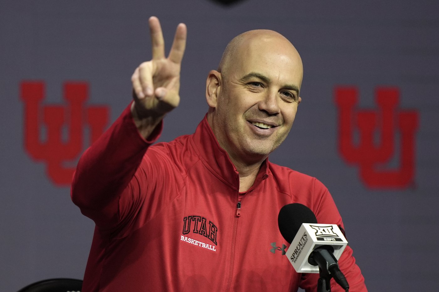 Big 12 hoops coaches steeling themselves for travel schedules stretching across four time zones | iNFOnews.ca Big 12 hoops coaches steeling themselves for travel schedules stretching across four time zones | iNFOnews.ca