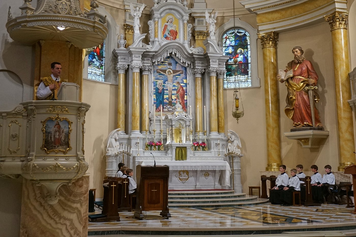 Latin Mass, but faithful to the pope: A Minnesota church shows a different way during schism crisis | iNFOnews.ca