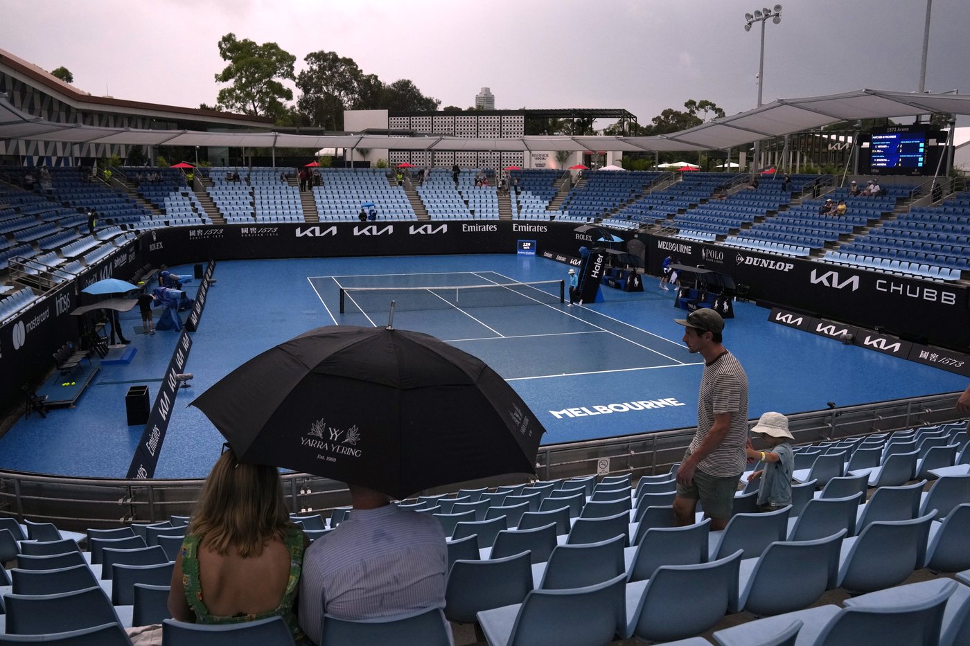 Australian Open: Olympic champ Zheng Qinwen starts her bid for another final on a rainy Day 1 | iNFOnews.ca Australian Open: Olympic champ Zheng Qinwen starts her bid for another final on a rainy Day 1 | iNFOnews.ca