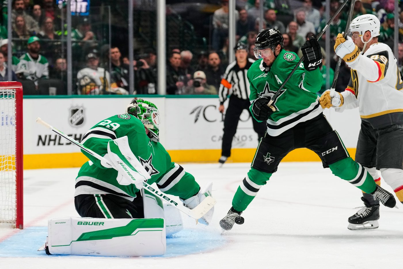 Benn's power-play goal, Oettinger's 25 saves lead Stars past Golden Knights 2-1 | iNFOnews.ca Benn's power-play goal, Oettinger's 25 saves lead Stars past Golden Knights 2-1 | iNFOnews.ca