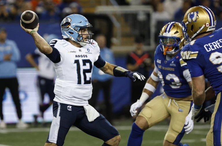 Kelly, Argos squeeze past Blue Bombers 30-28 behind two late scoring drives | iNFOnews.ca