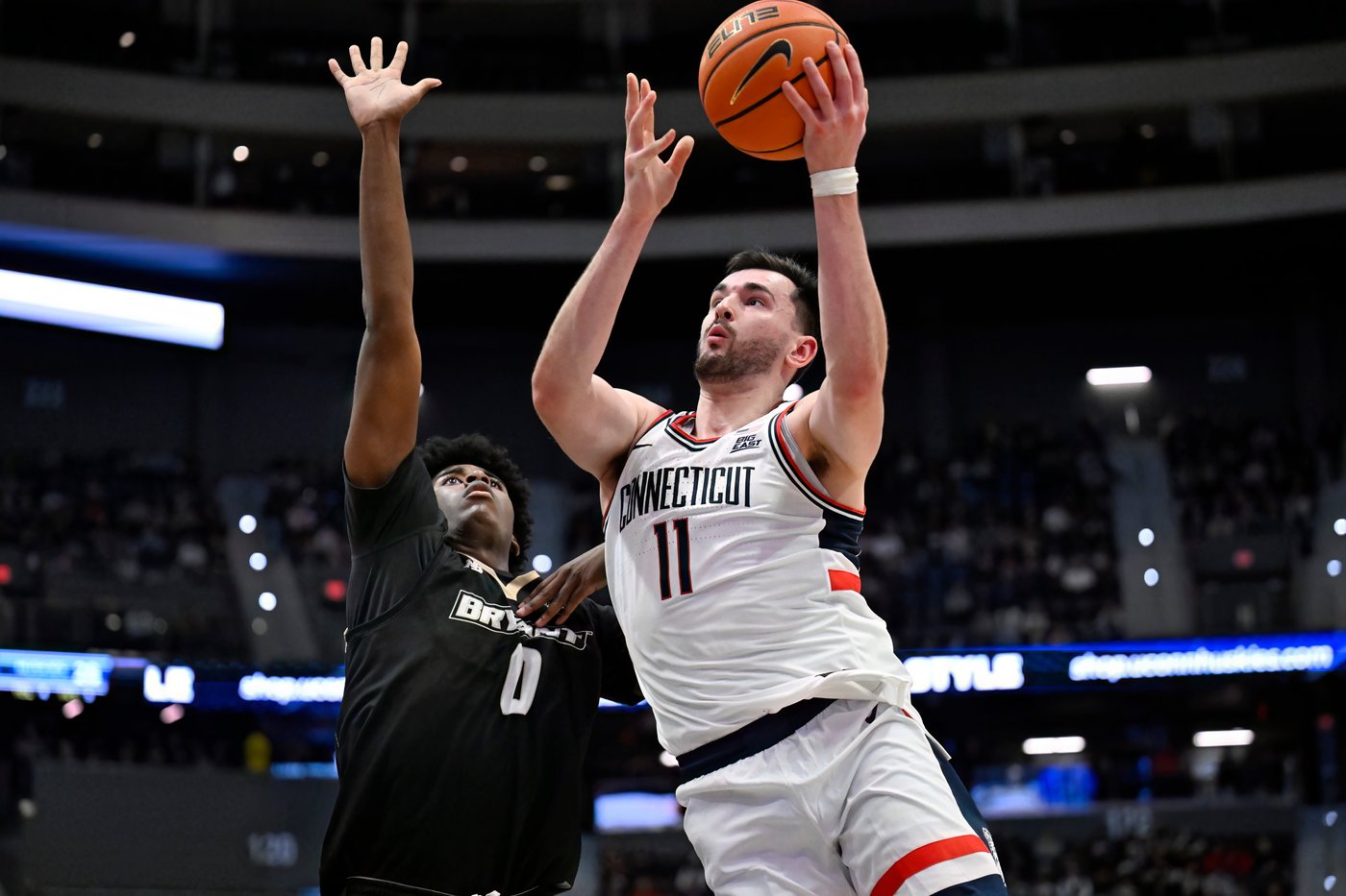 Silas Demary's triple-double powers No. 3 UConn Huskies past Bryant 72-49 | iNFOnews.ca Silas Demary's triple-double powers No. 3 UConn Huskies past Bryant 72-49 | iNFOnews.ca