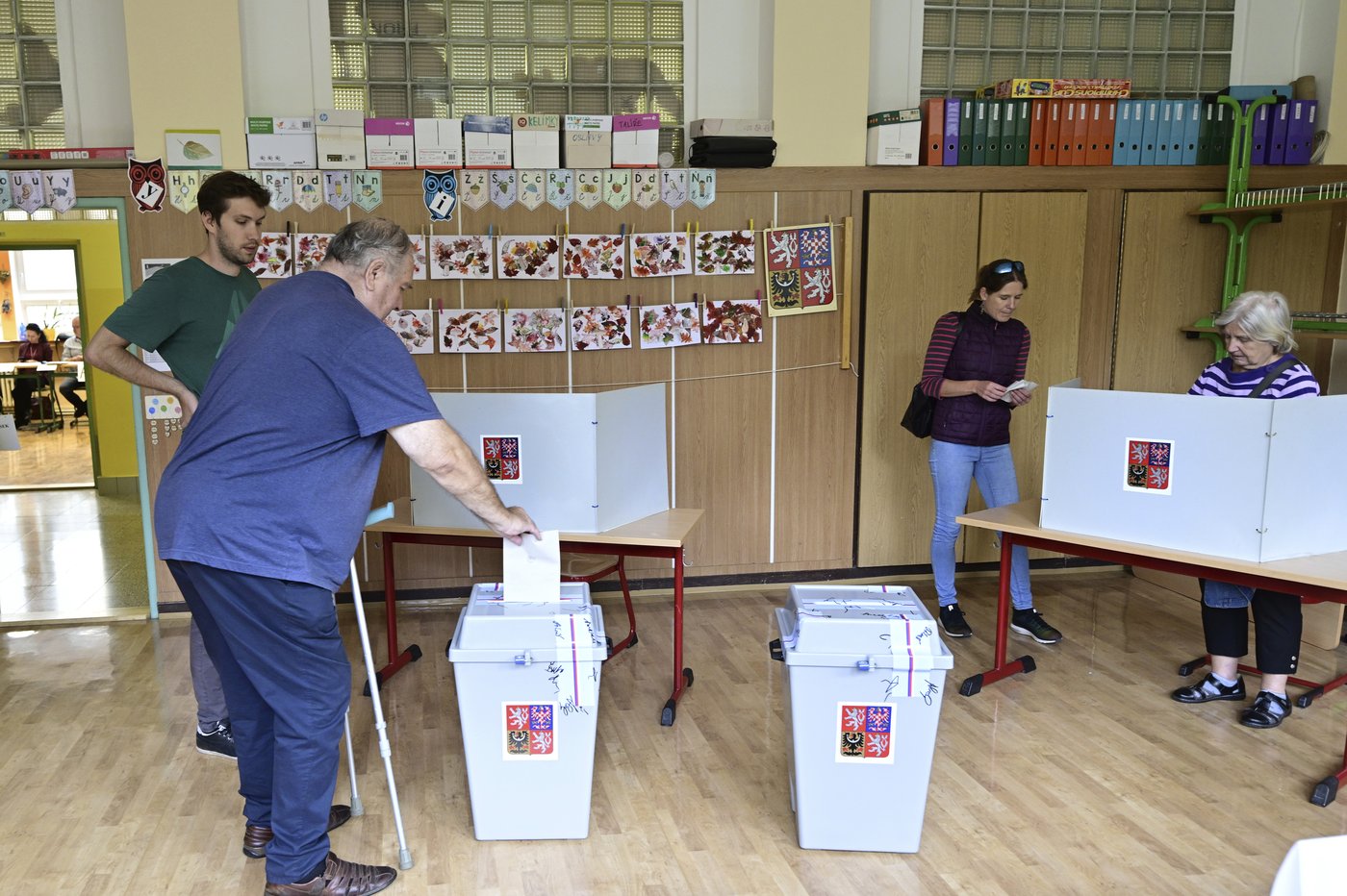 Czechs vote in the runoff election for a third of the seats in Parliament's upper house | iNFOnews.ca Czechs vote in the runoff election for a third of the seats in Parliament's upper house | iNFOnews.ca