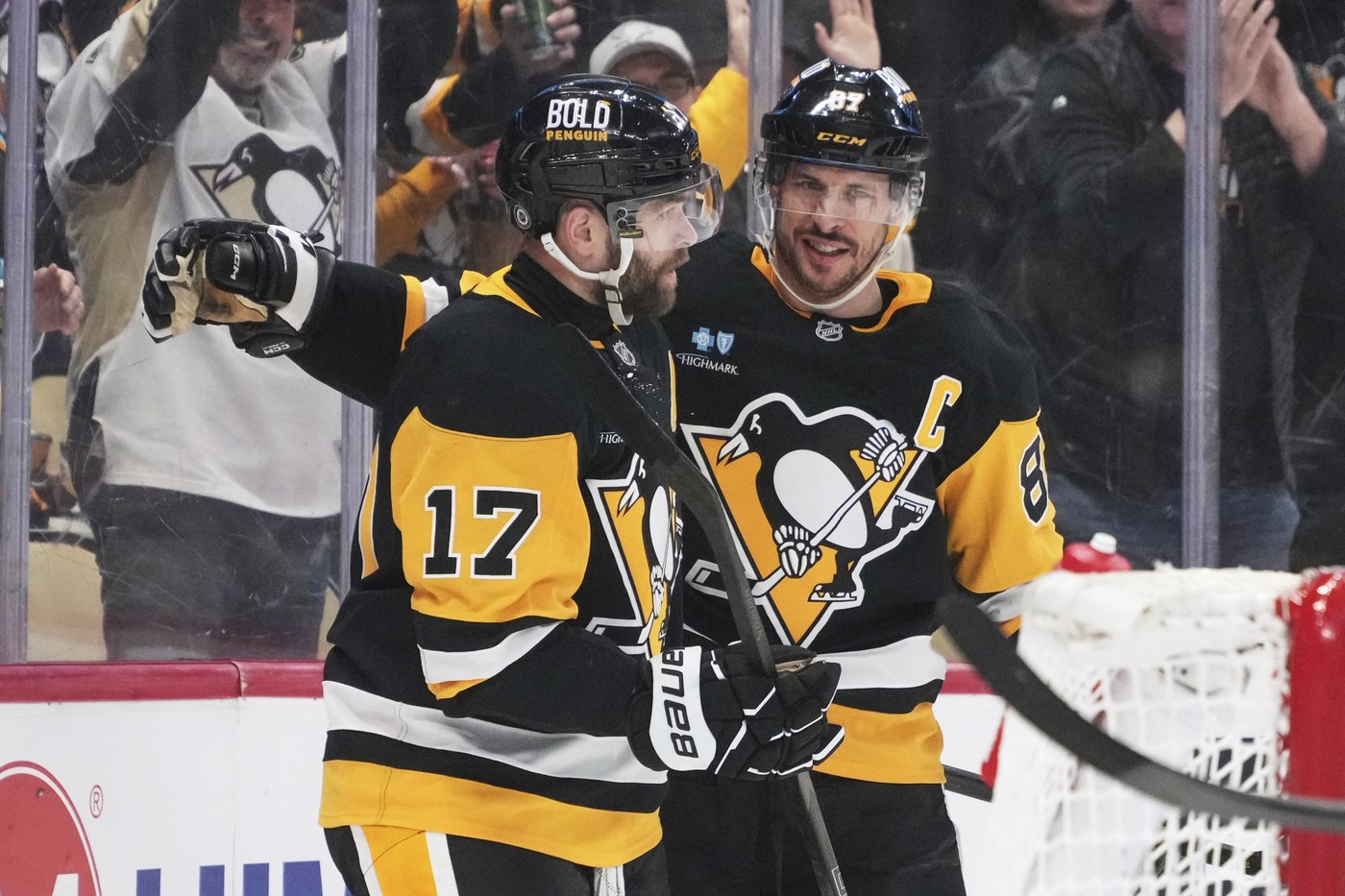 Ovechkin adds to record goal total, Crosby dazzles as Penguins top Capitals 5-2 in season finale | iNFOnews.ca