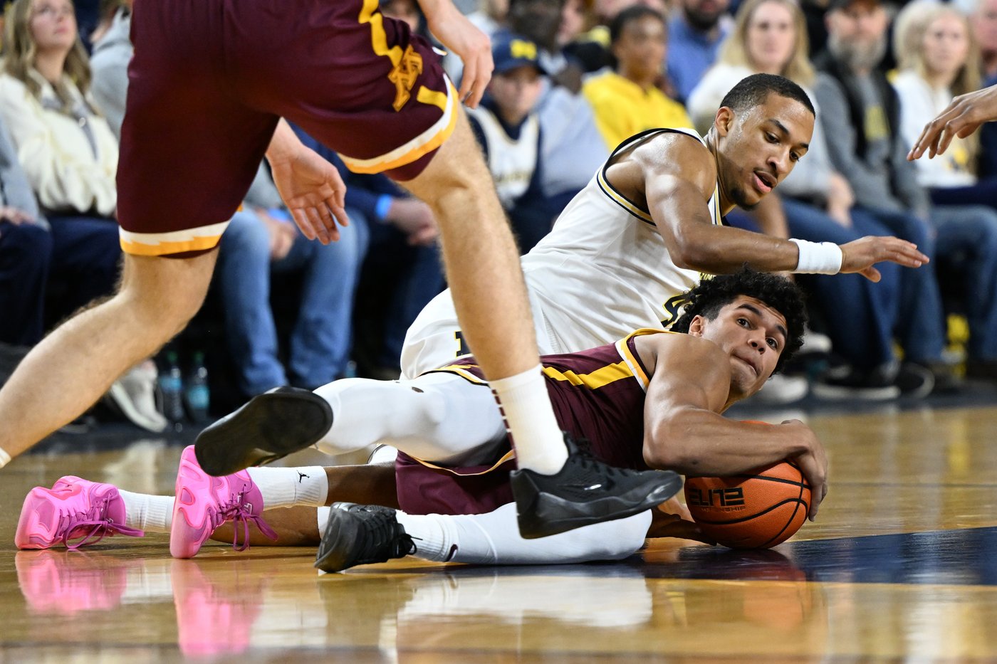 No. 3 Michigan beats Minnesota 77-67, clinches at least share of 1st Big Ten title since 2021 | iNFOnews.ca No. 3 Michigan beats Minnesota 77-67, clinches at least share of 1st Big Ten title since 2021 | iNFOnews.ca