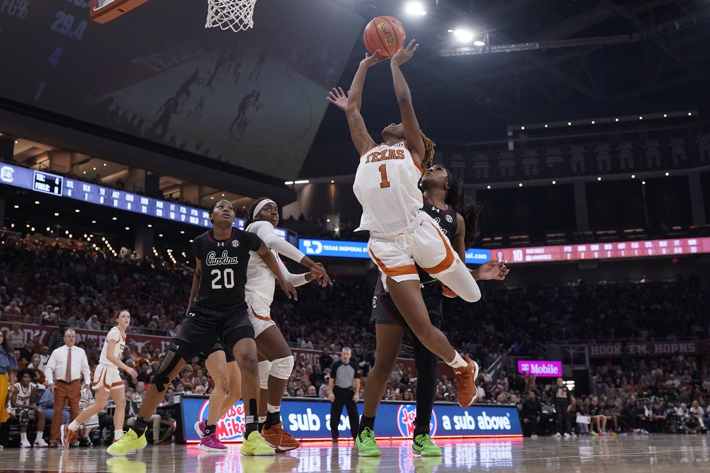 No. 4 Texas beats No. 2 South Carolina, ends 57-game win streak in regular-season SEC games | iNFOnews.ca No. 4 Texas beats No. 2 South Carolina, ends 57-game win streak in regular-season SEC games | iNFOnews.ca