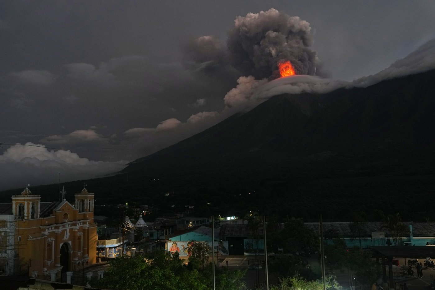The top photos of the day by AP photojournalists | iNFOnews.ca