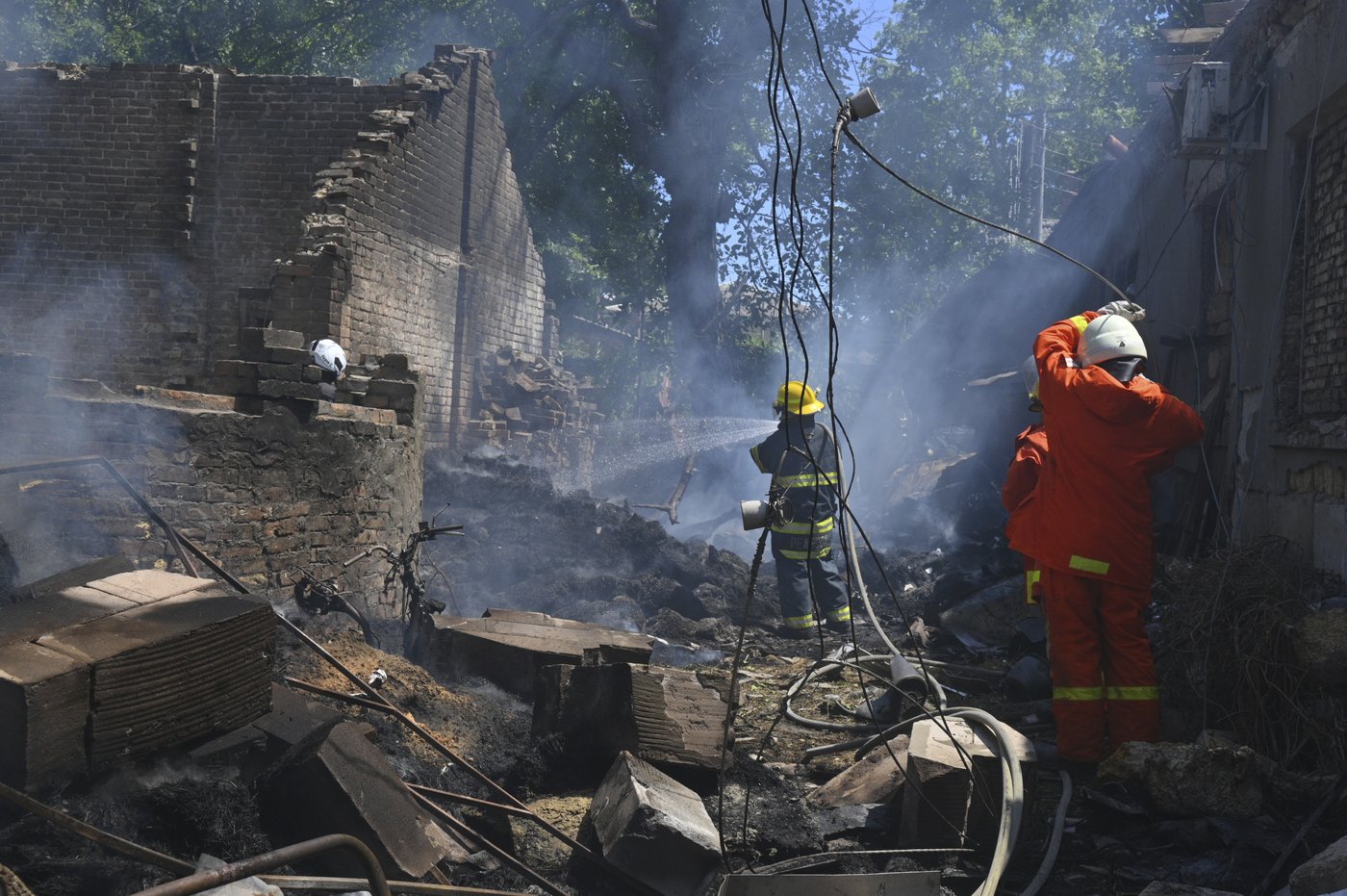 Ukraine's security agency says it killed Russian agents suspected of gunning down its officer | iNFOnews.ca