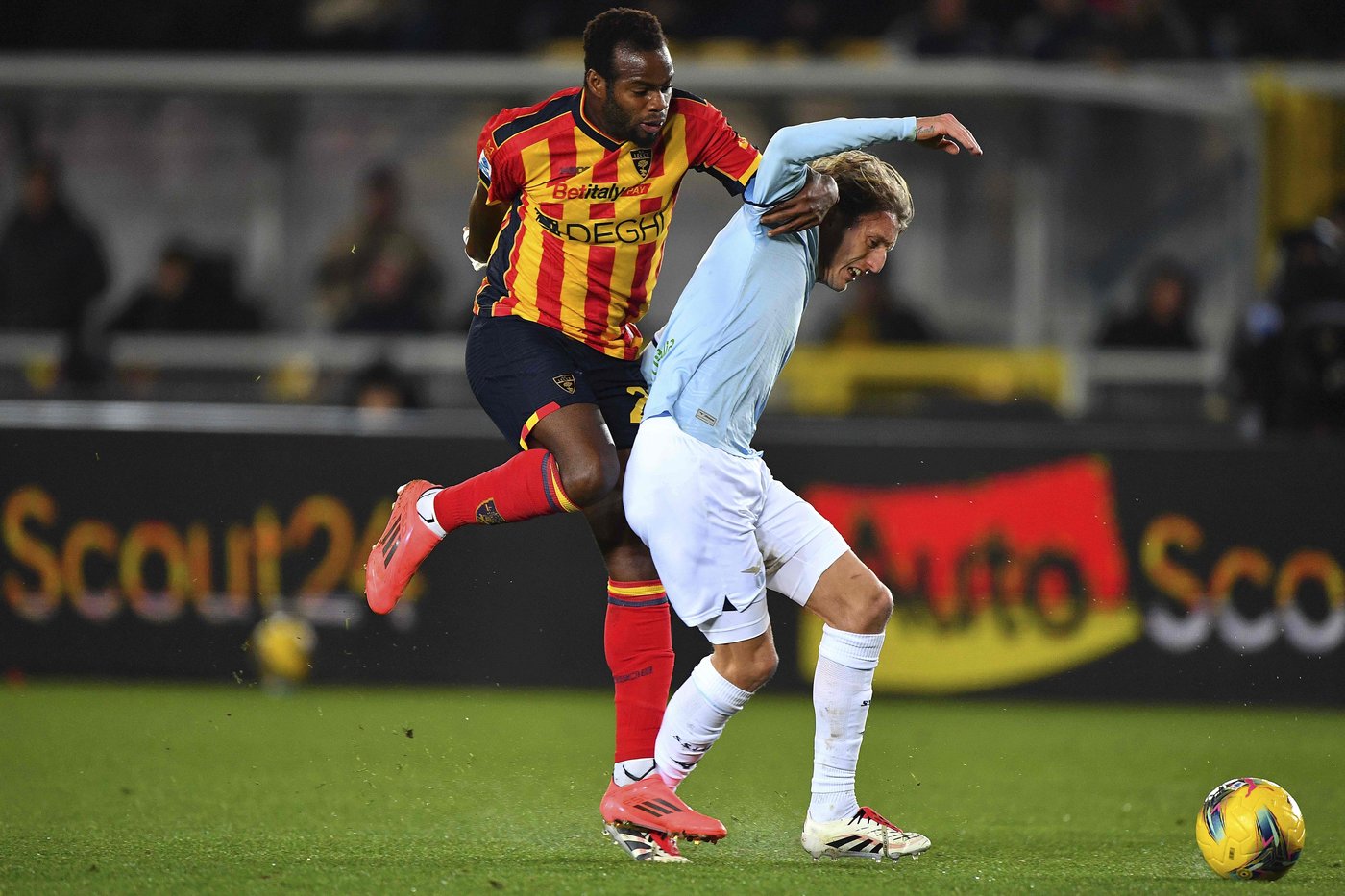 Balotelli almost scores first goal for Genoa but Napoli holds on to lead Serie A again | iNFOnews.ca Balotelli almost scores first goal for Genoa but Napoli holds on to lead Serie A again | iNFOnews.ca