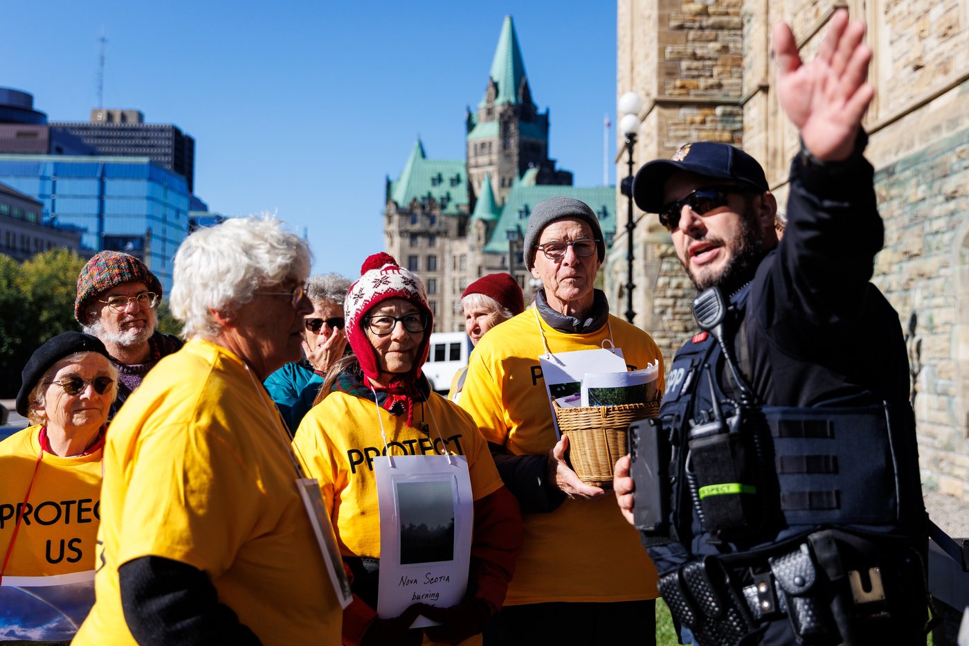 Seniors arrested, charged with trespassing during climate protest on Parliament Hill | iNFOnews.ca Seniors arrested, charged with trespassing during climate protest on Parliament Hill | iNFOnews.ca