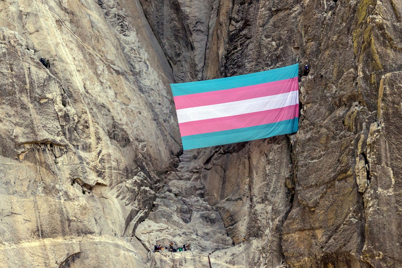 Lawsuit by the Yosemite ranger fired after hanging a giant transgender flag is dismissed | iNFOnews.ca Lawsuit by the Yosemite ranger fired after hanging a giant transgender flag is dismissed | iNFOnews.ca