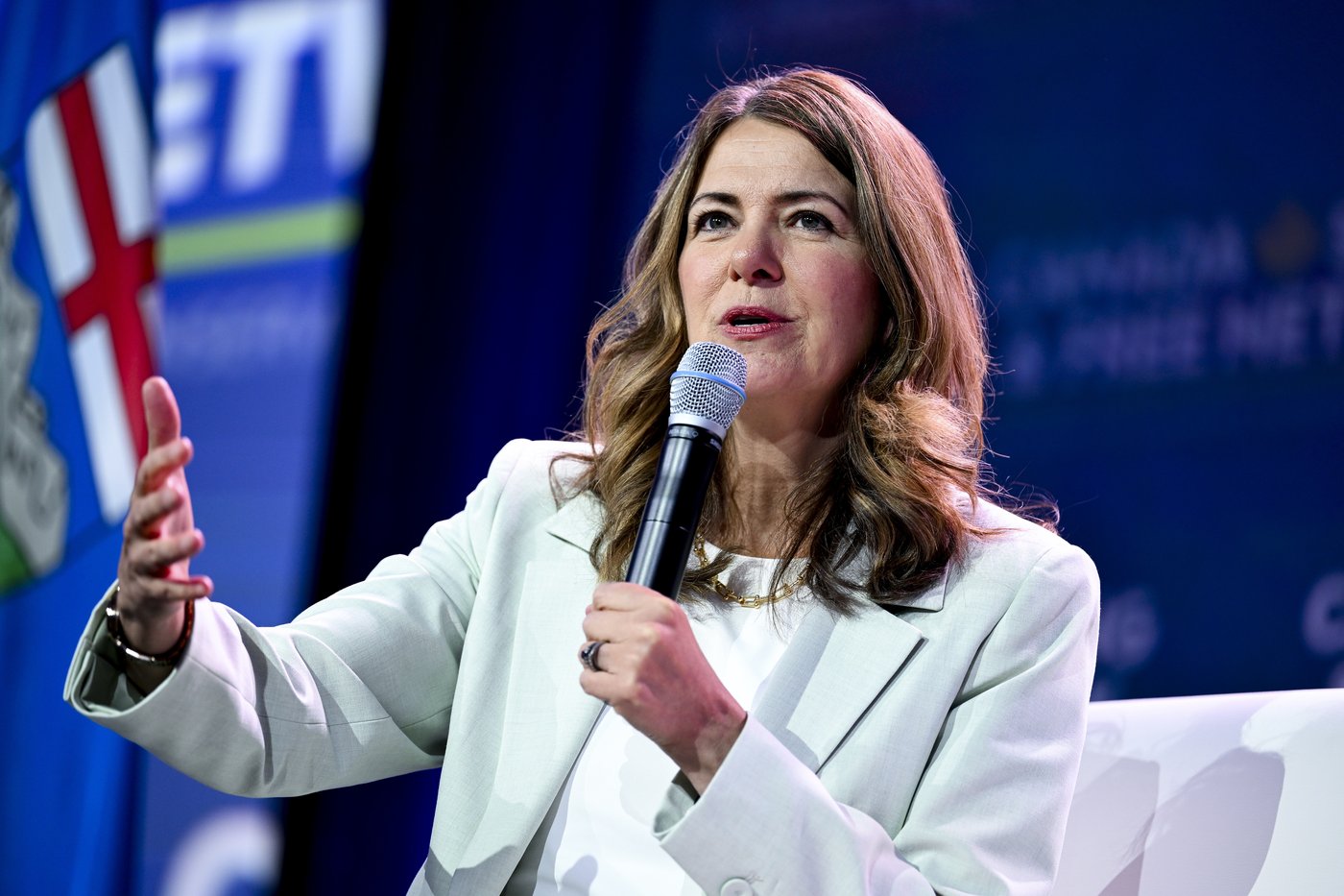 Smith says working through differences with Ottawa key to quelling Alberta separatism | iNFOnews.ca