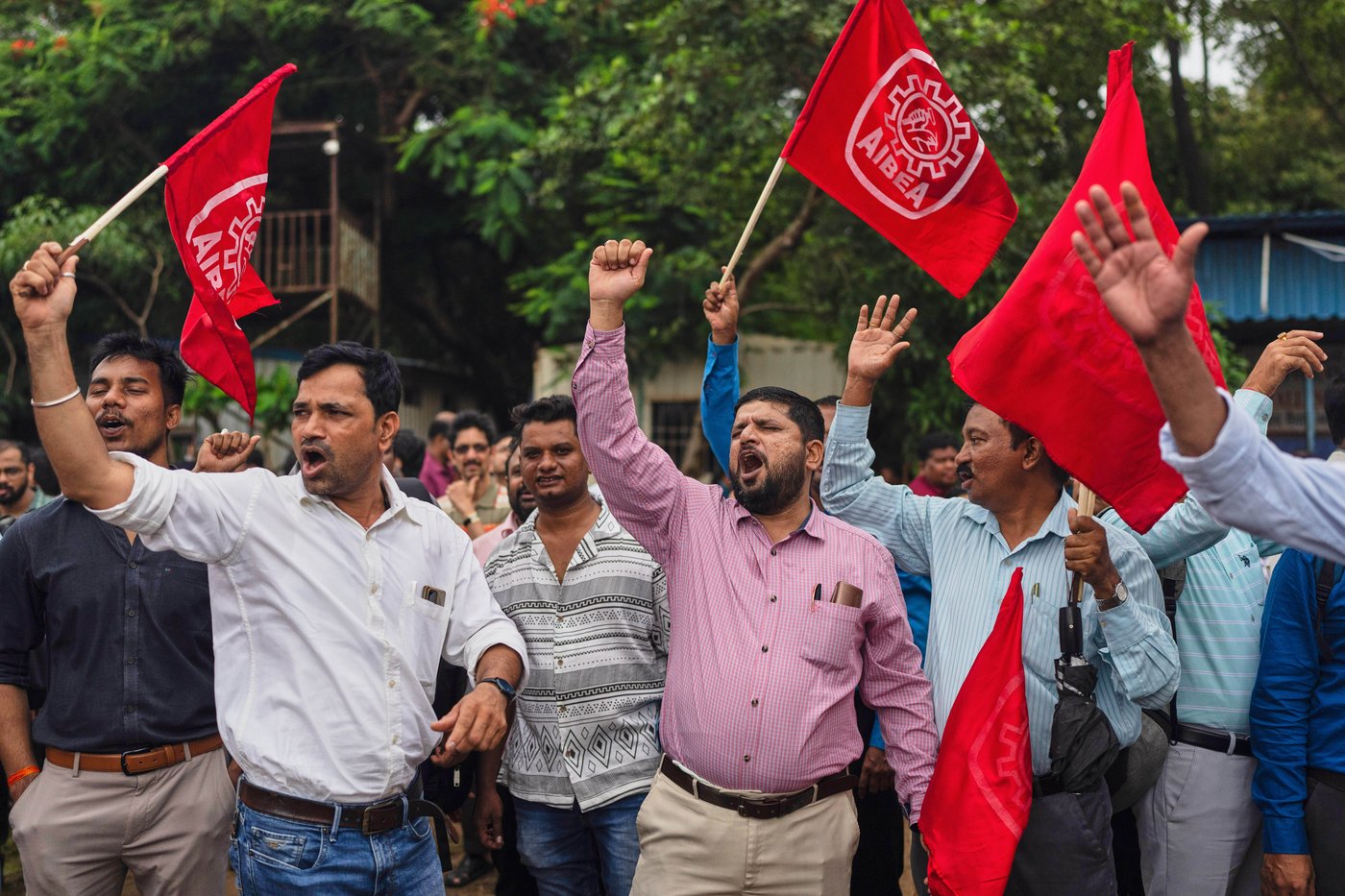Indian workers go on a daylong nationwide strike against Modi's economic reforms | iNFOnews.ca