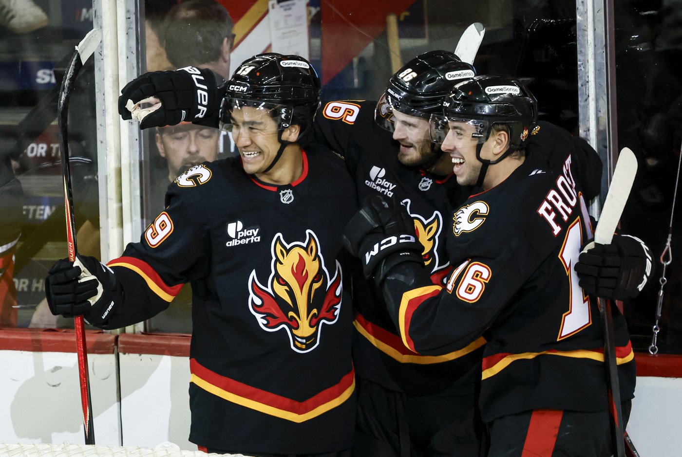 Newcomers add energy in Flames 5-4 win over Hurricanes | iNFOnews.ca