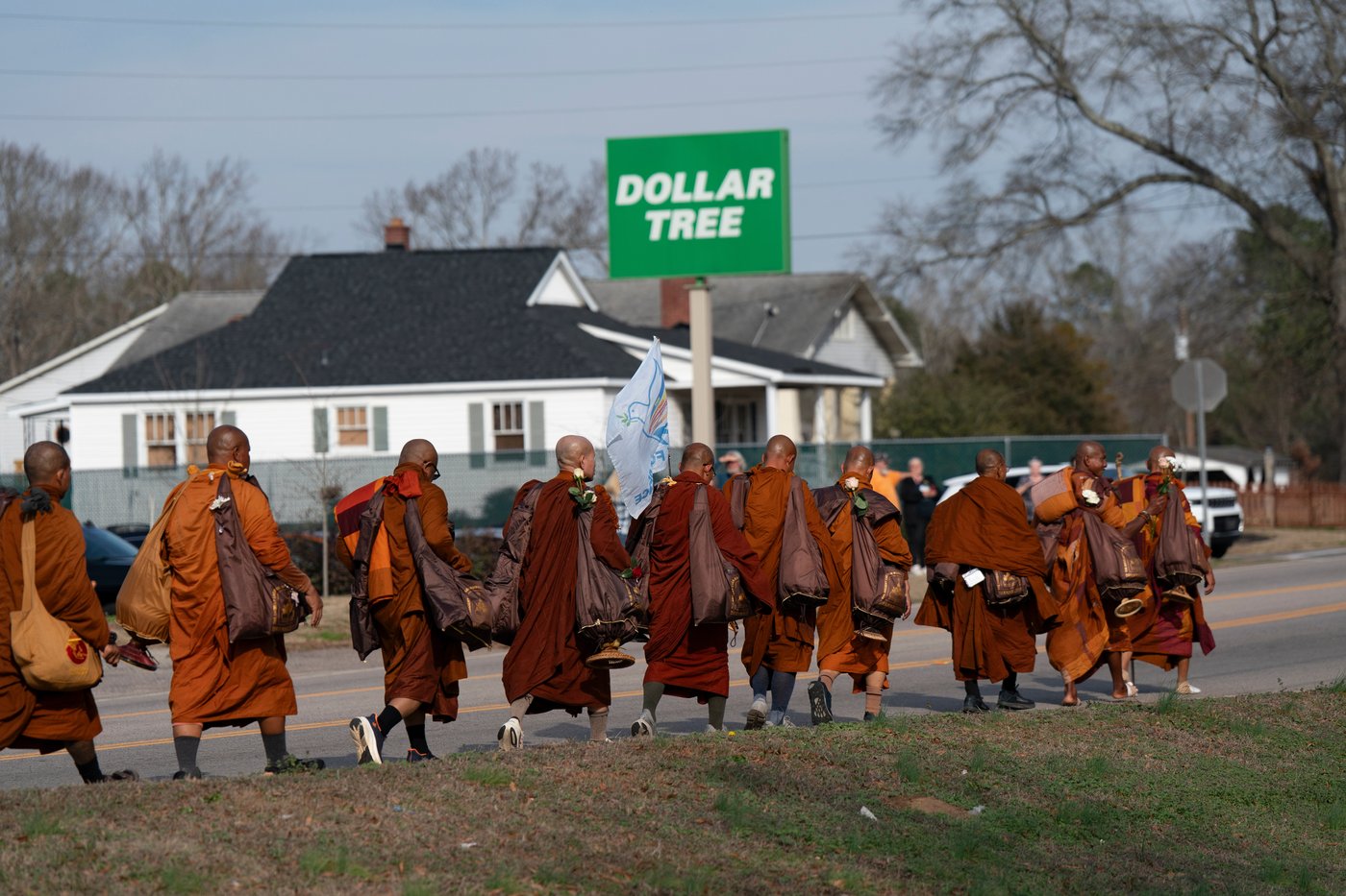 Buddhist monks and their dog captivate Americans while walking for peace | iNFOnews.ca Buddhist monks and their dog captivate Americans while walking for peace | iNFOnews.ca