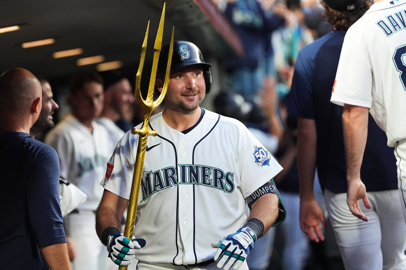 Reds intentionally load bases for slumping Mariners slugger Cal Raleigh, who makes Francona pay | iNFOnews.ca Reds intentionally load bases for slumping Mariners slugger Cal Raleigh, who makes Francona pay | iNFOnews.ca