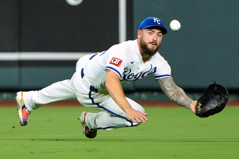 Stowers homers and has an RBI single, Marlins rally to beat the Royals 9-6 | iNFOnews.ca