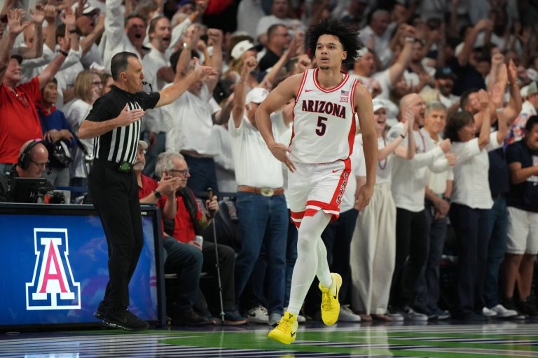 No. 2 Arizona's Brayden Burries named AP's national player of the week for a 2nd time | iNFOnews.ca