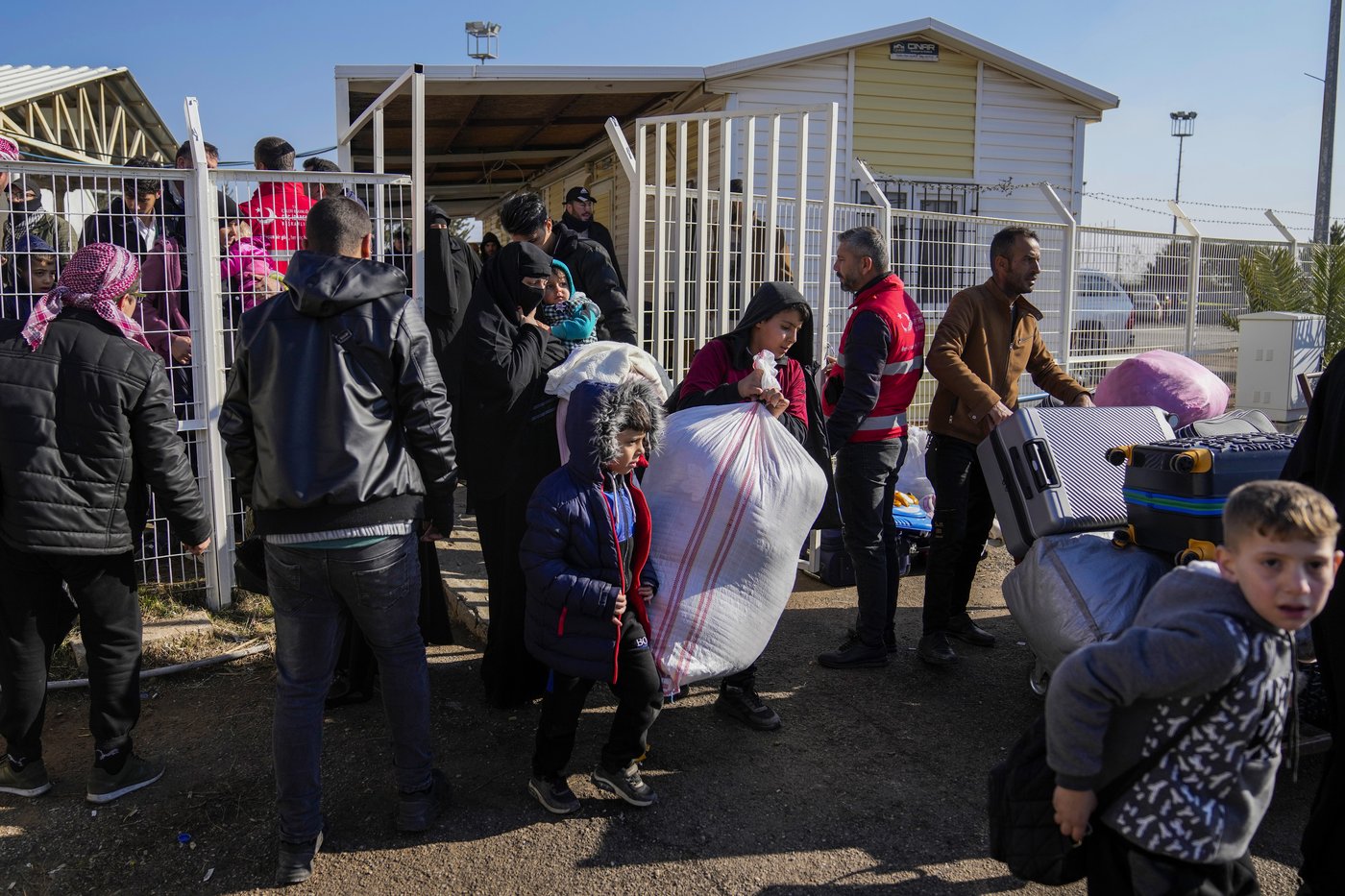 The warm Turkish welcome for refugees is ending and Syrians are worried | iNFOnews.ca