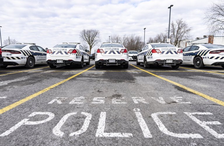 Newborn baby boy abandoned on porch of home on Montreal's South Shore | iNFOnews.ca