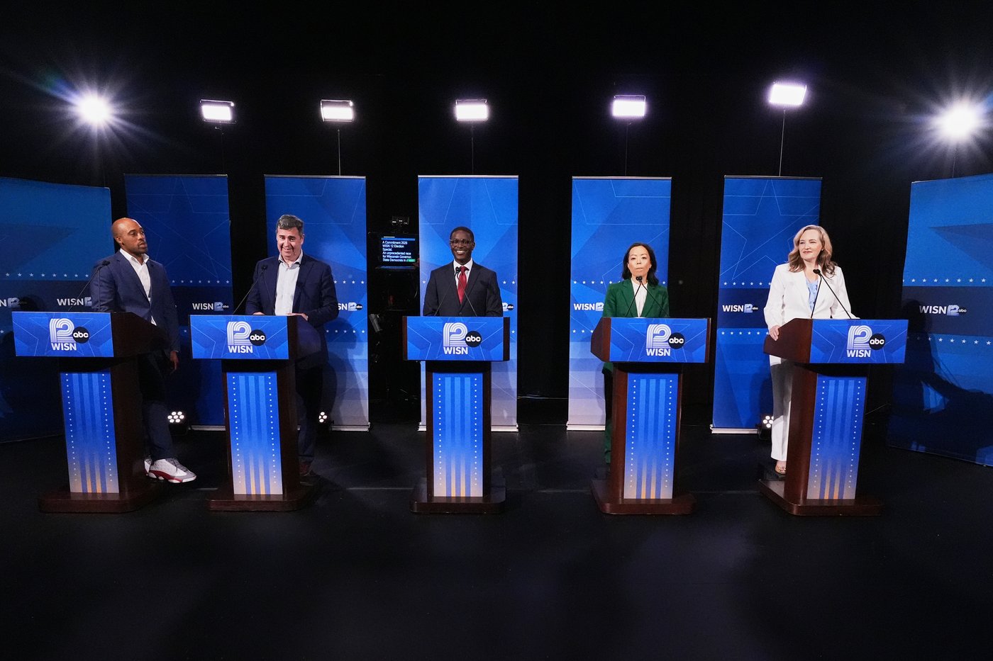 Wisconsin Democrats casting early ballots are divided over whether democratic socialist can win | iNFOnews.ca Wisconsin Democrats casting early ballots are divided over whether democratic socialist can win | iNFOnews.ca
