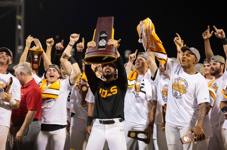 Giants hiring Tennessee's Vitello as manager, gambling on a college coach with no pro experience | iNFOnews.ca
