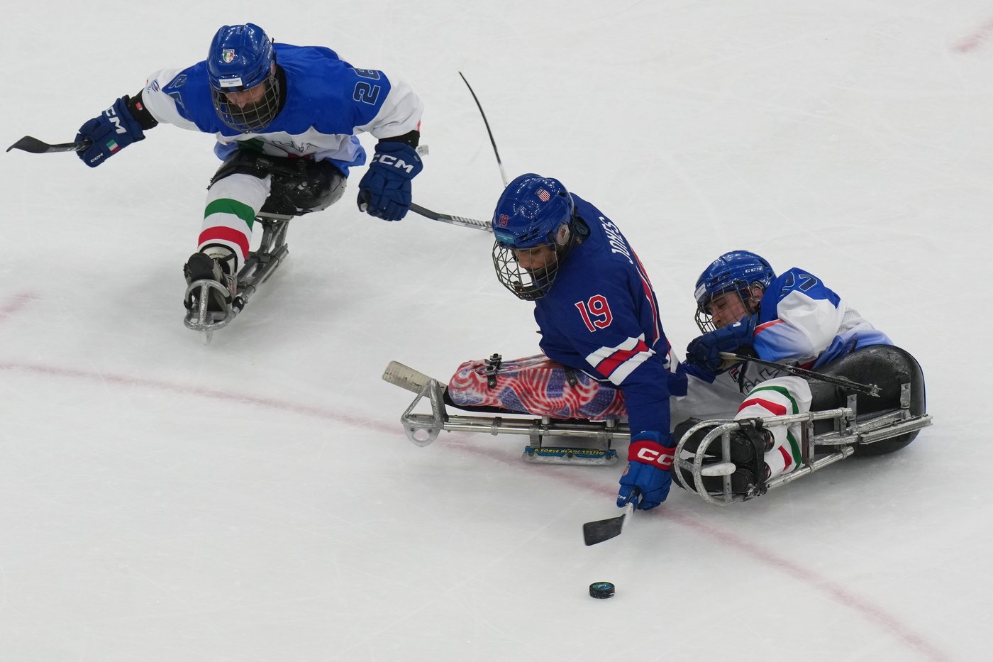Roaring crowd of 8,992 sets a new Para ice hockey attendance record at Milan Cortina for US vs Italy | iNFOnews.ca Roaring crowd of 8,992 sets a new Para ice hockey attendance record at Milan Cortina for US vs Italy | iNFOnews.ca