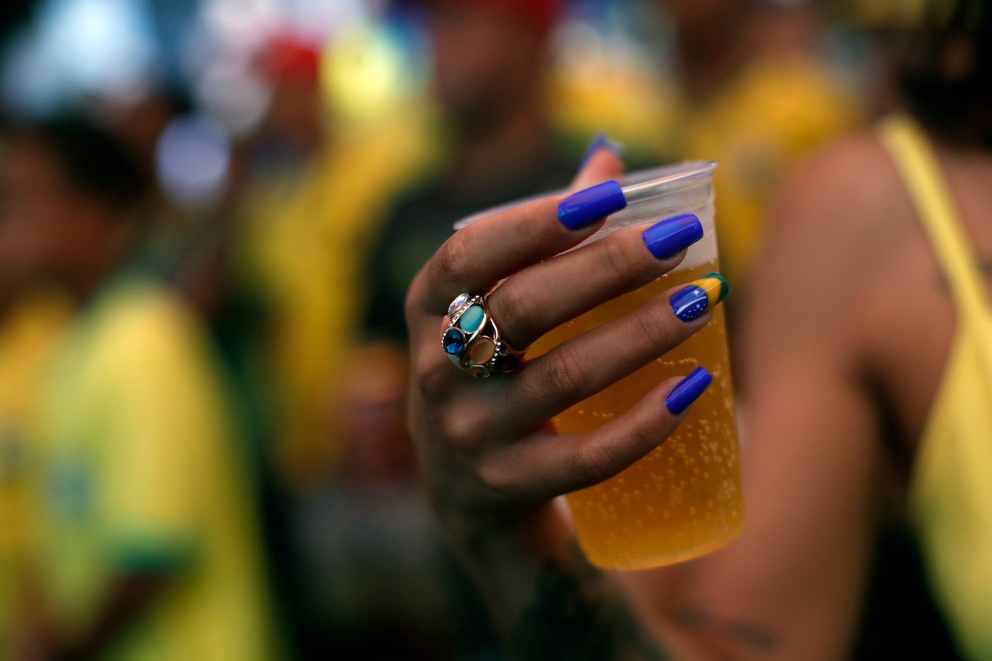 Many soccer fans will be drinking alcohol and watching the World Cup. In heat, doing that is risky | iNwheels Many soccer fans will be drinking alcohol and watching the World Cup. In heat, doing that is risky | iNwheels