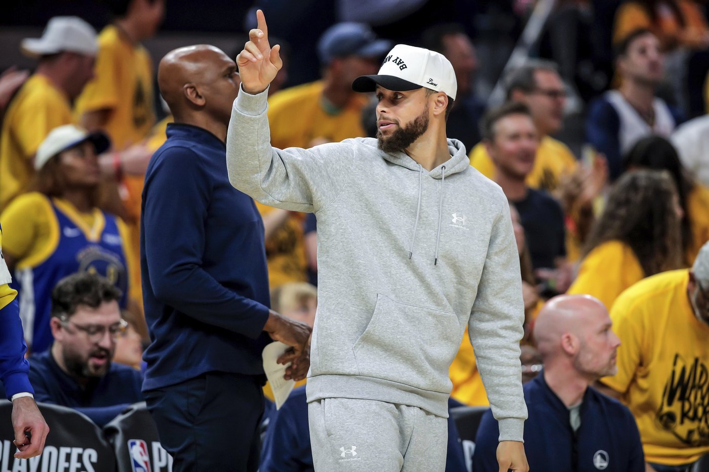 Warriors miss all five 3-point tries in first half before Buddy Hield connects early in third | iNFOnews.ca