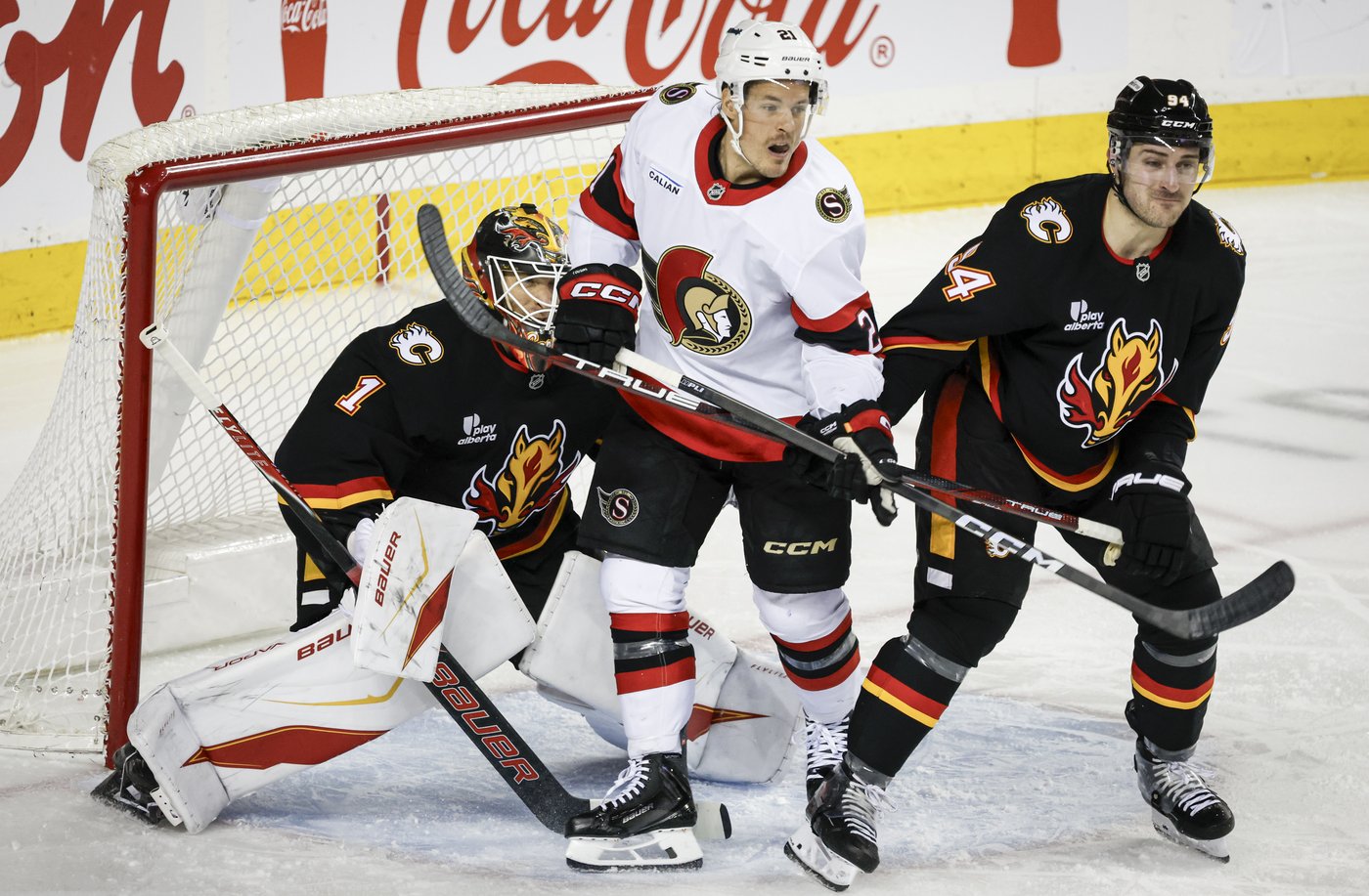 Cozens scores go-ahead goal in third period to help Senators to 4-1 win over Flames | iNFOnews.ca