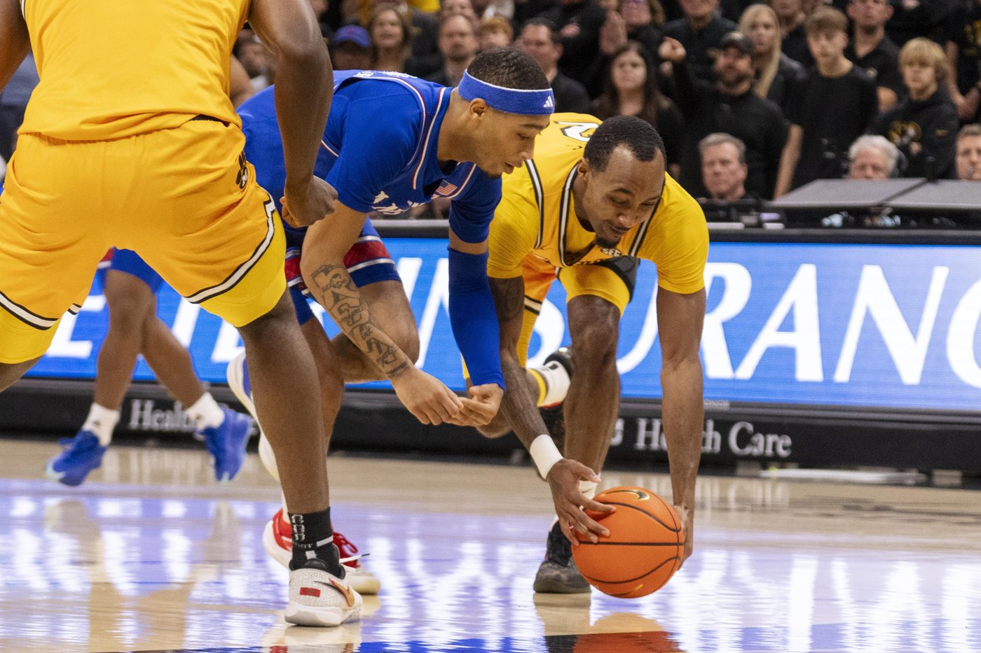 Tamar Bates scores 29 points to help Missouri beat No. 1 Kansas 76-67 | iNFOnews.ca Tamar Bates scores 29 points to help Missouri beat No. 1 Kansas 76-67 | iNFOnews.ca