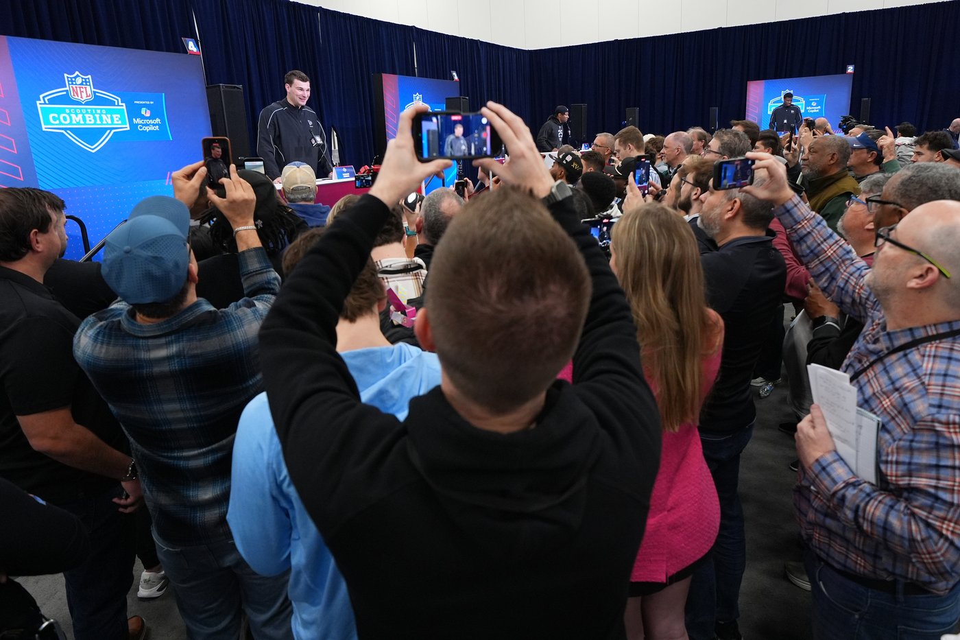 All eyes focused on Heisman winner Fernando Mendoza as QBs take center stage at NFL scouting combine | iNFOnews.ca