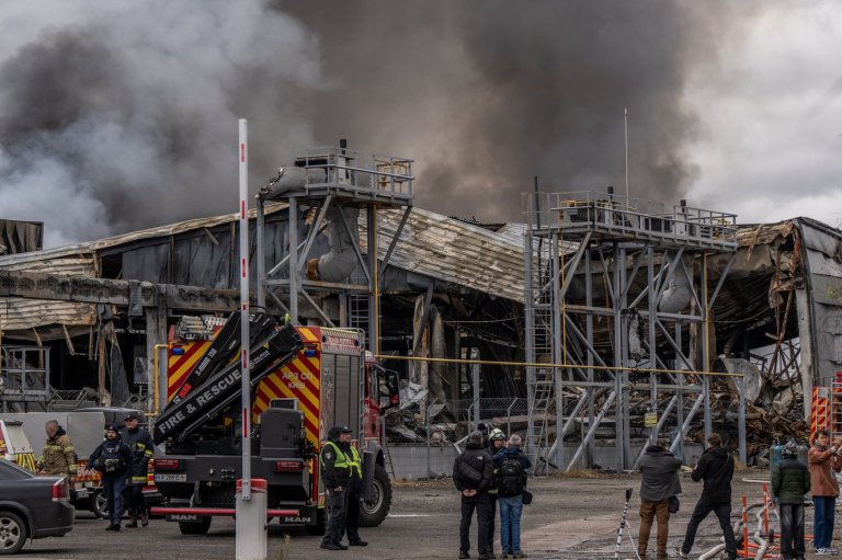 Russian strikes on Ukraine kill at least 4 people and wound 16 | iNFOnews.ca