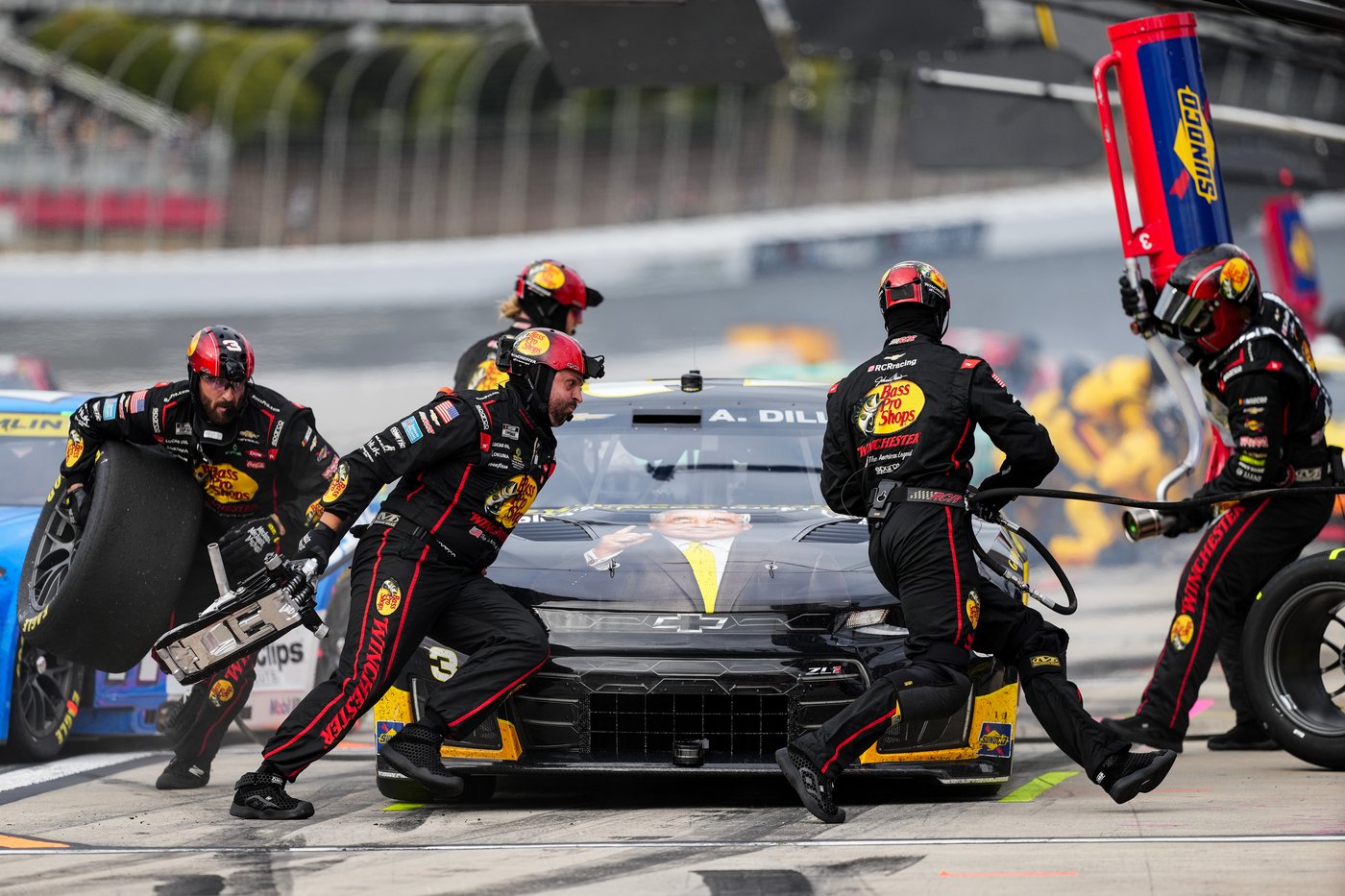 Chase Briscoe holds off teammate Christopher Bell in Charlotte to win 2nd straight playoff race | iNFOnews.ca Chase Briscoe holds off teammate Christopher Bell in Charlotte to win 2nd straight playoff race | iNFOnews.ca