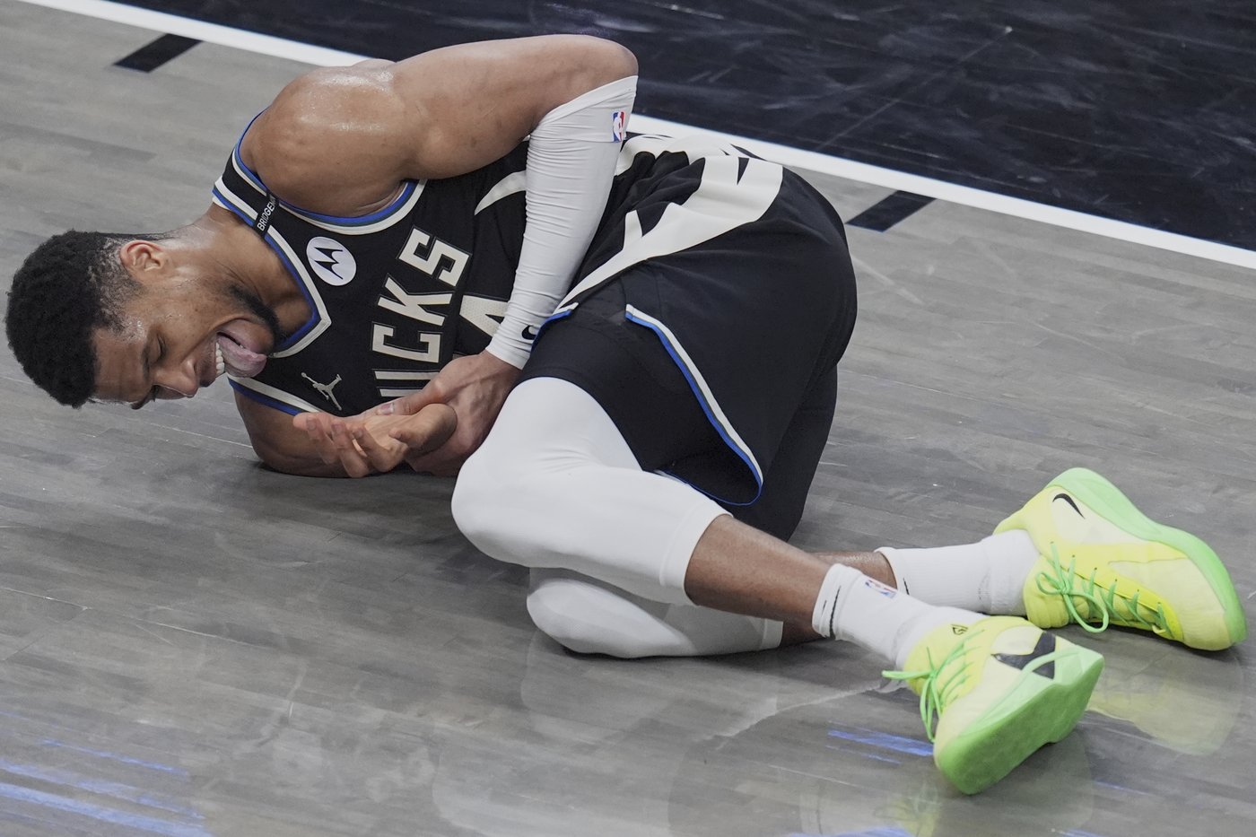 Haliburton and Pacers eliminate Bucks from playoffs, closing OT with 8-0 run to win 119-118 | iNFOnews.ca Haliburton and Pacers eliminate Bucks from playoffs, closing OT with 8-0 run to win 119-118 | iNFOnews.ca
