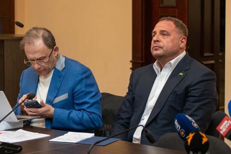 What to know about the corruption probe involving Zelenskyy's ex-chief of staff | iNFOnews.ca