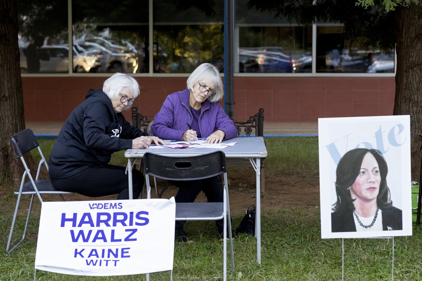 US voters hear a stark message in the presidential race: The country's fate is on the line | iNFOnews.ca