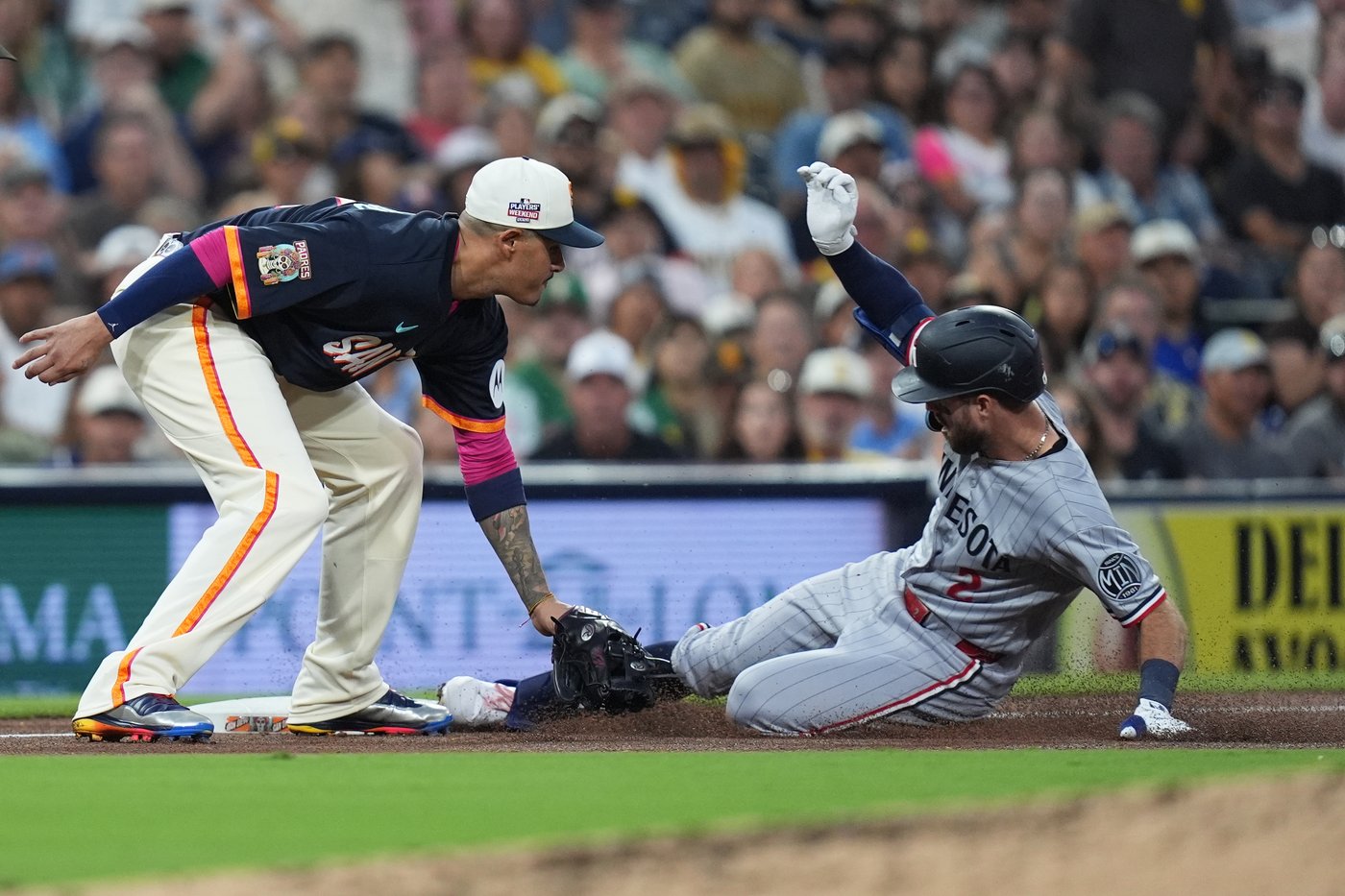 France homers, drives in 3 runs as Padres beat Twins 6-2 | iNFOnews.ca