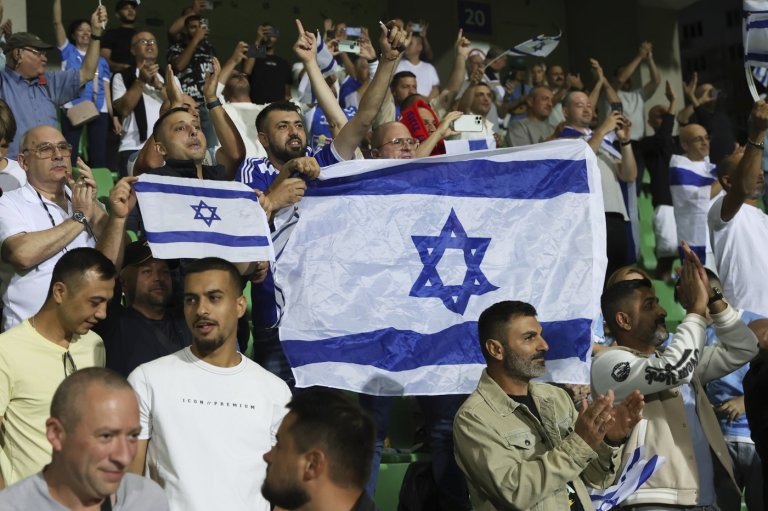 Israel soccer coach 'standing behind my country' amid calls for squad to be suspended | iNFOnews.ca