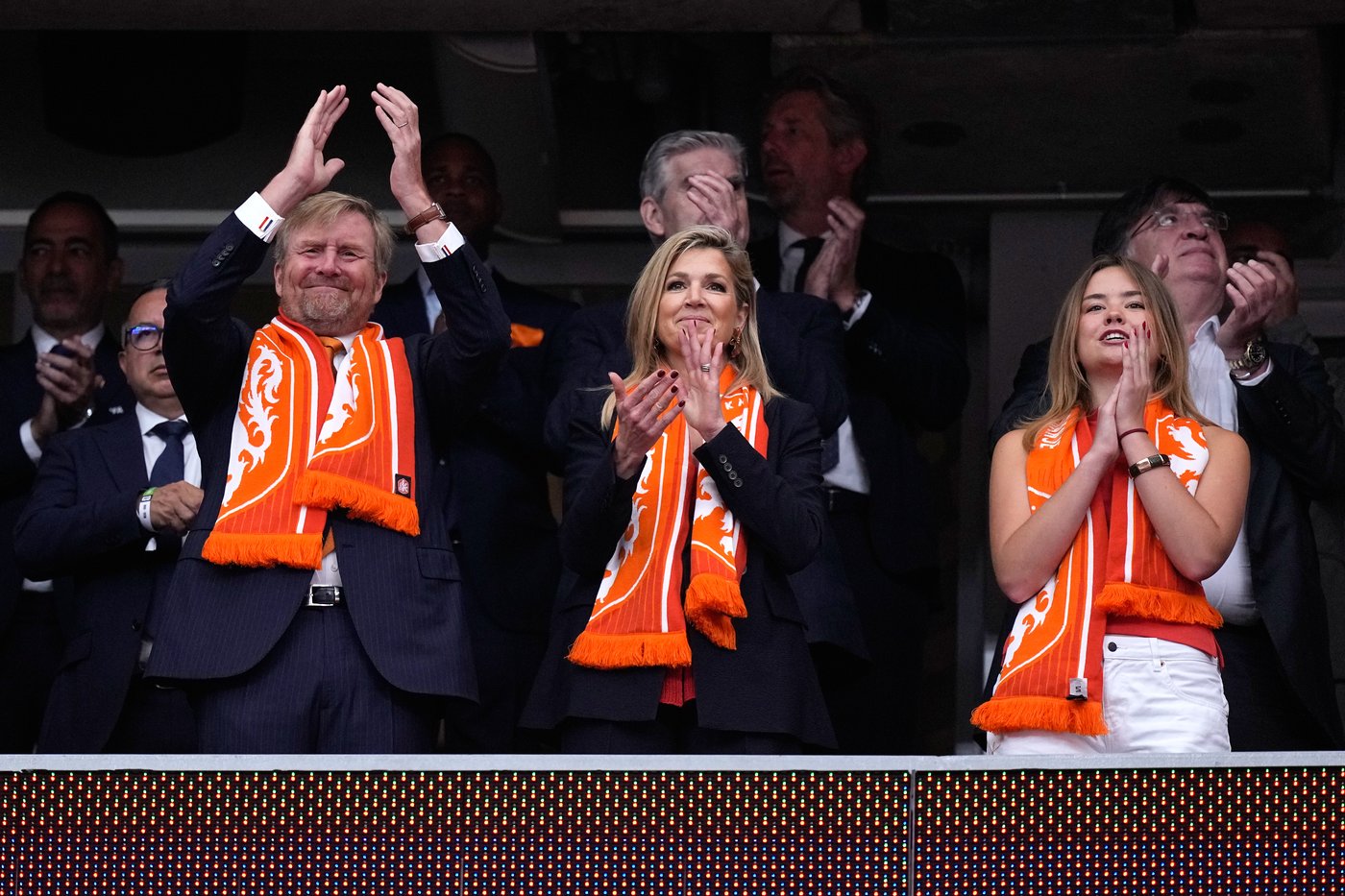 Dutch royals swap orange for blue as they cheer for the Netherlands, then Curaçao at the World Cup | iNFOnews.ca Dutch royals swap orange for blue as they cheer for the Netherlands, then Curaçao at the World Cup | iNFOnews.ca