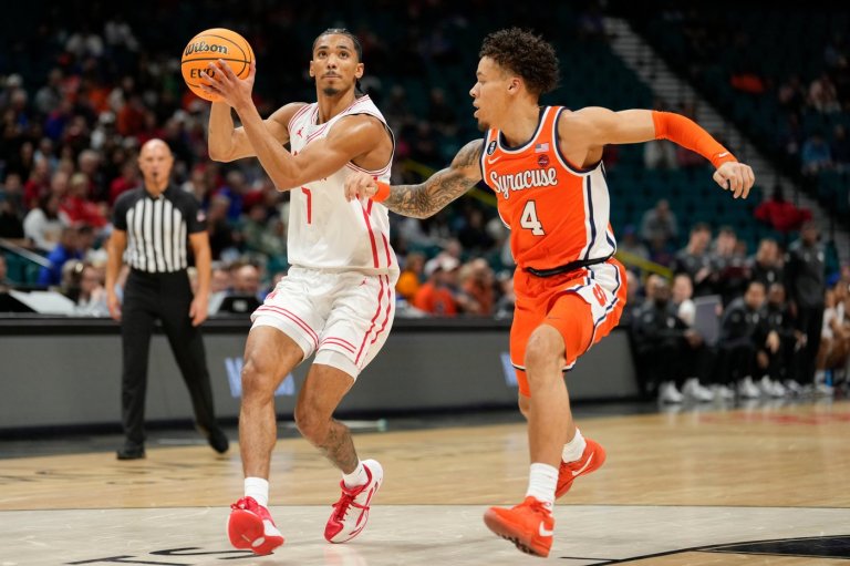 Sharp and Uzan shine in OT as No. 3 Houston outlasts Syracuse 78-74 at Players Era | iNFOnews.ca